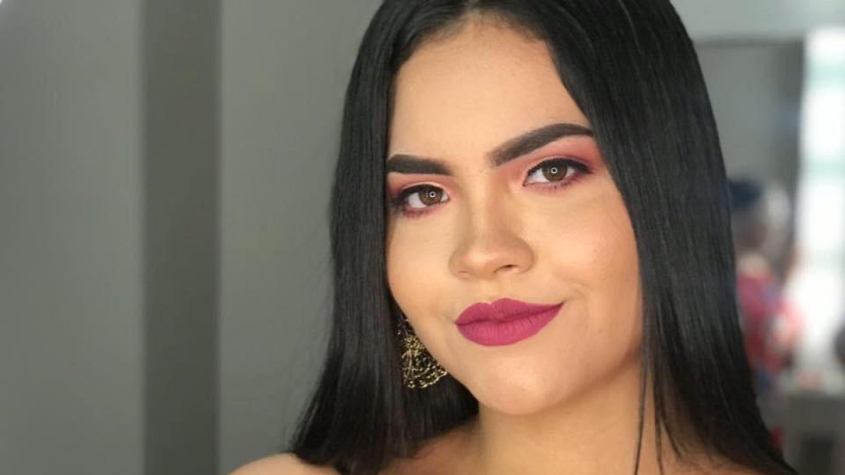 Verónica Zúñiga quedó carbonizada dentro del auto, luego de que este se incendiara al caer al barranco.