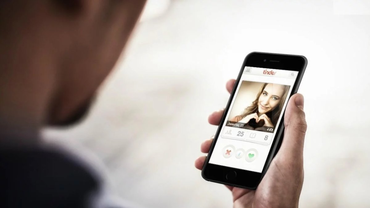 La puesta habla sobre las relaciones en redes sociales.