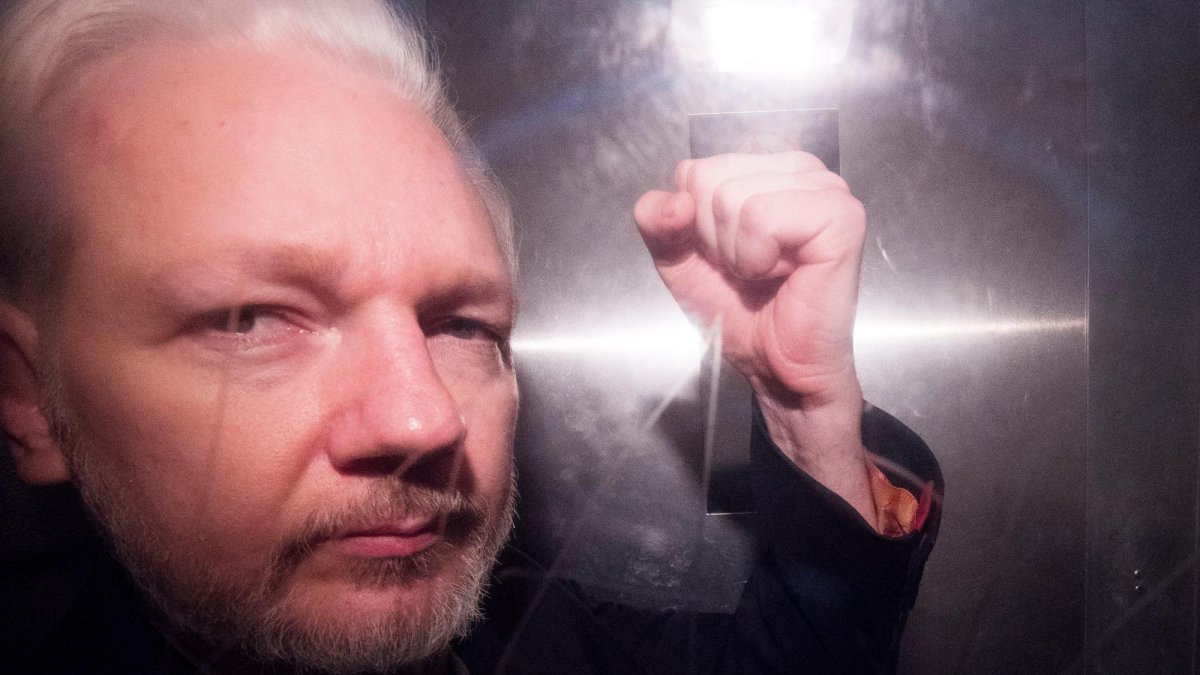 Julian Assange sería extraditado a Estados Unidos por varios delitos, entre ellos el espionaje.