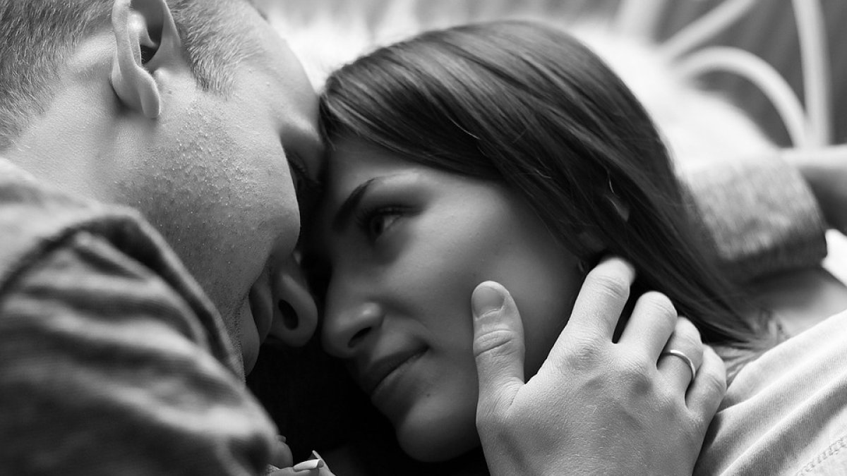 Referencial. Las mujeres saben distinguir a los hombres cuándo son buenos amantes.