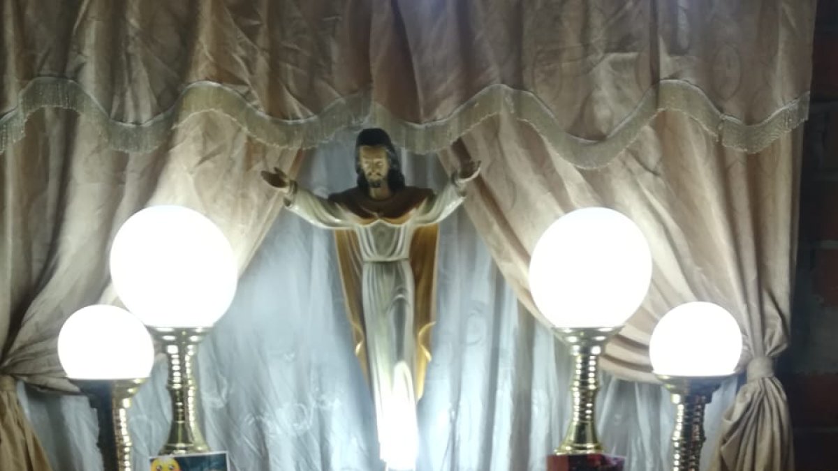 Los allegados de la fallecida Diana Cruz esperan que les sea entregado el cuerpo, que permanece en investigación.