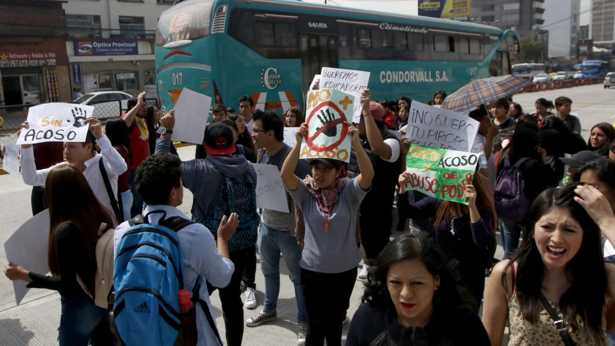 Colectivos buscan erradicar esta práctica. Para la muestra dos botones...