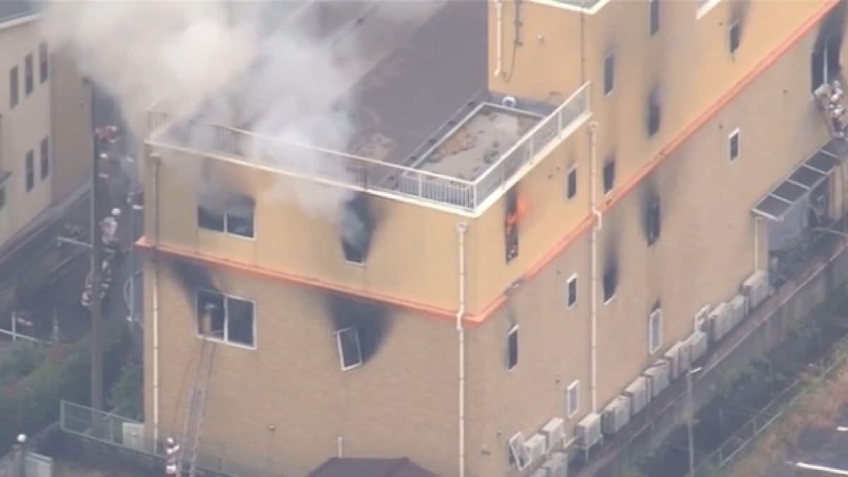 Estudio Kioto Animation fue consumido por las llamas la mañana de este jueves, provocada por un sujeto de 41 años.