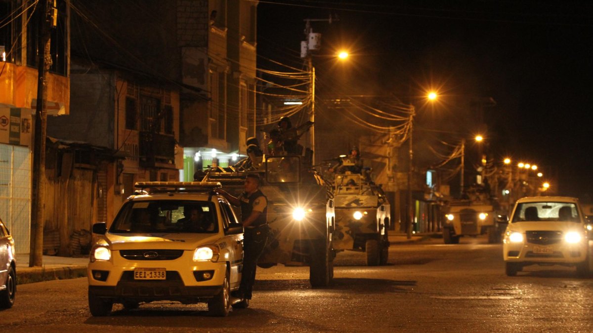 Los controles nocturnos son estrictos en esta zona de Esmeraldas.