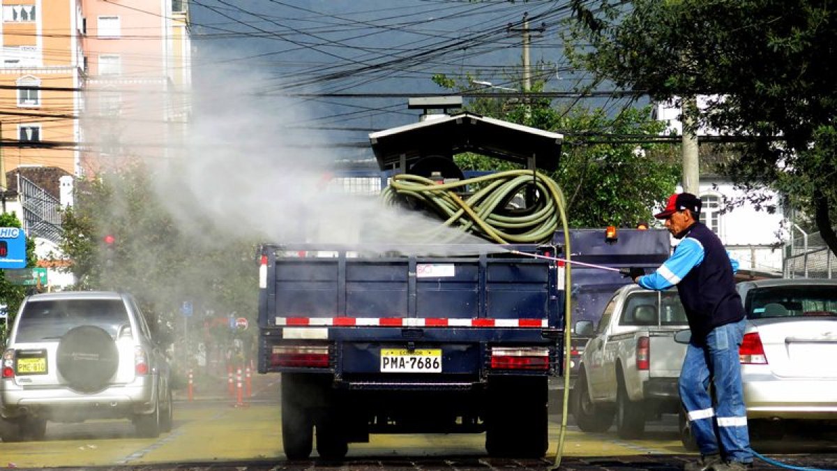 La eliminación de la pintura, solo se realiza sobre manchas vandálicas, más no sobre murales artísticos.