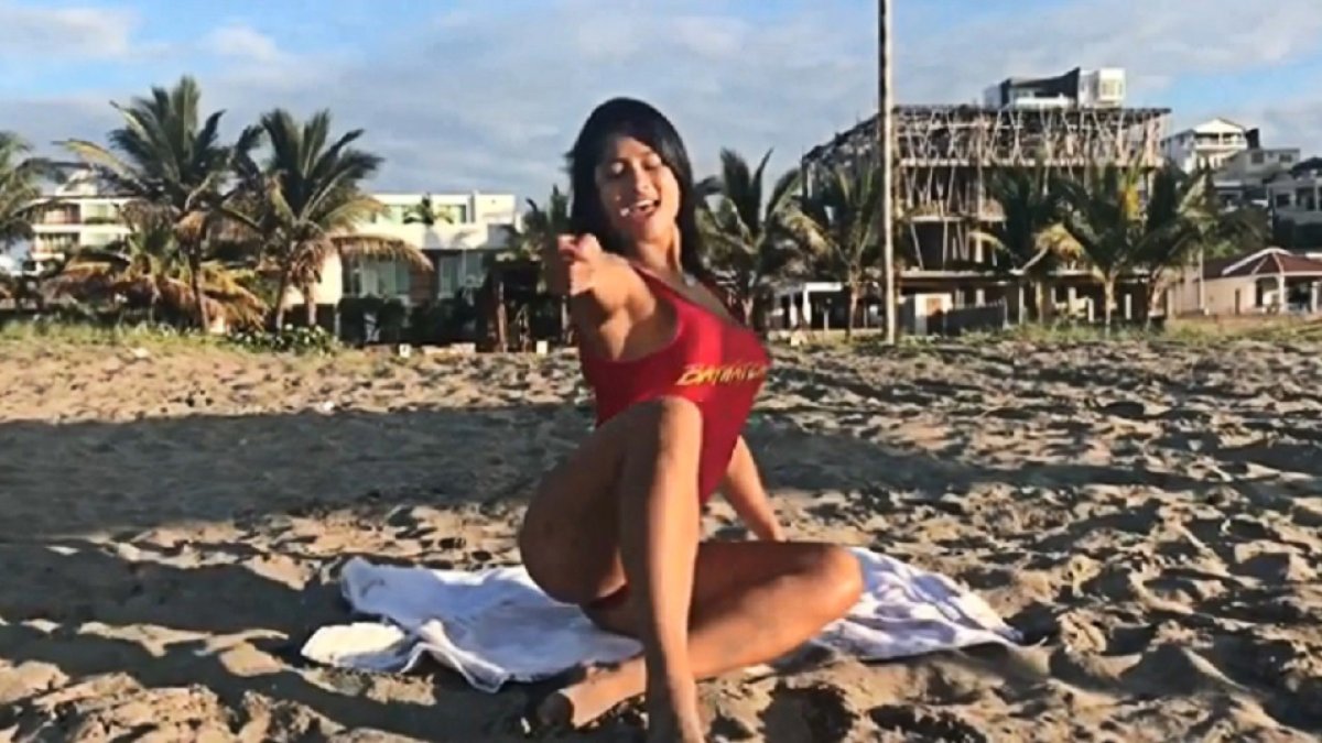 Captura del vídeo donde, la modelo baila la canción ‘X’, de Nicky Jam.