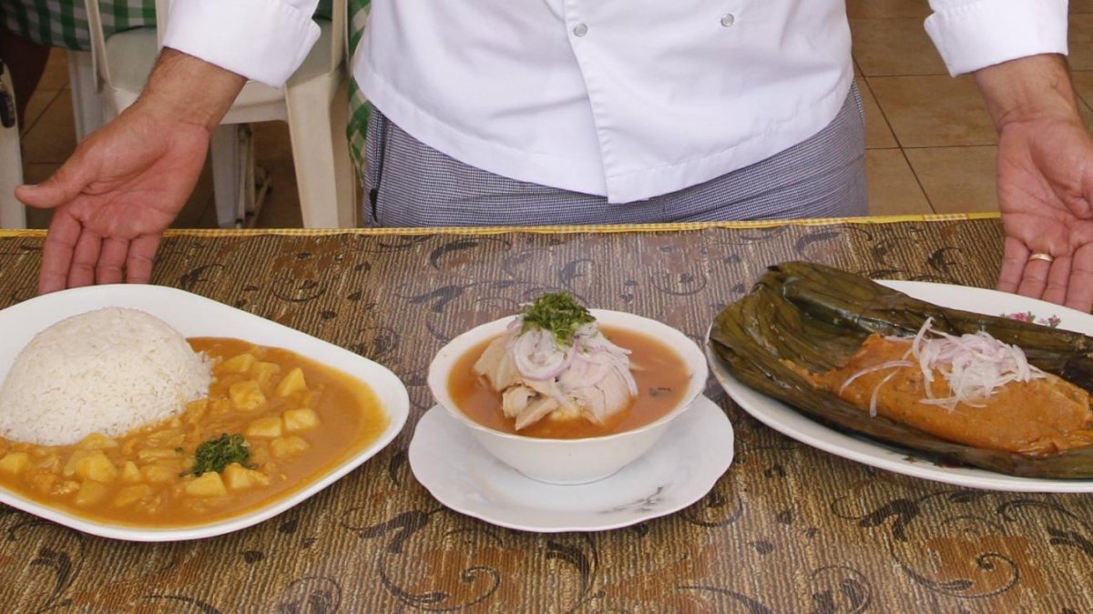 Unas son más condimentadas que otras, contienen mariscos, cárnicos, embutidos, plátanos (verde), y varias de ellas llevan el acompañante favorito, el arroz.