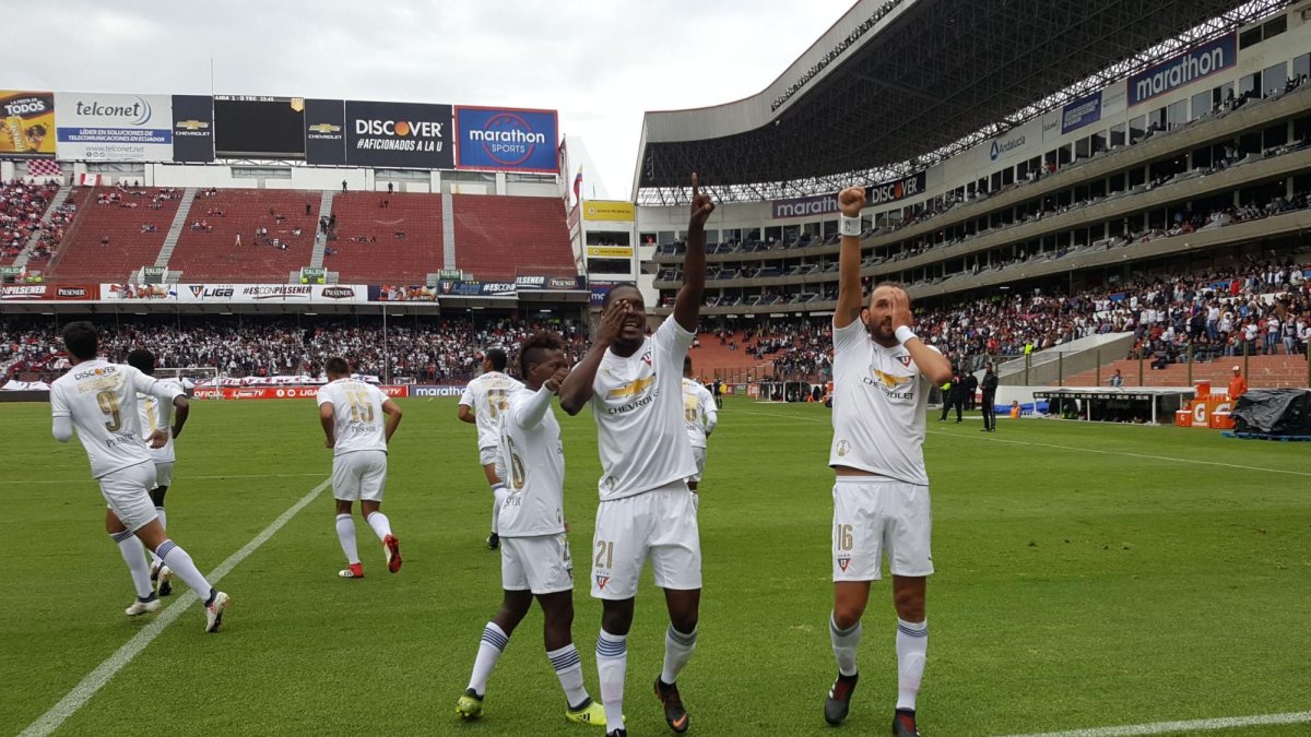 El argentino Hernán Barcos anotó dos tantos.
