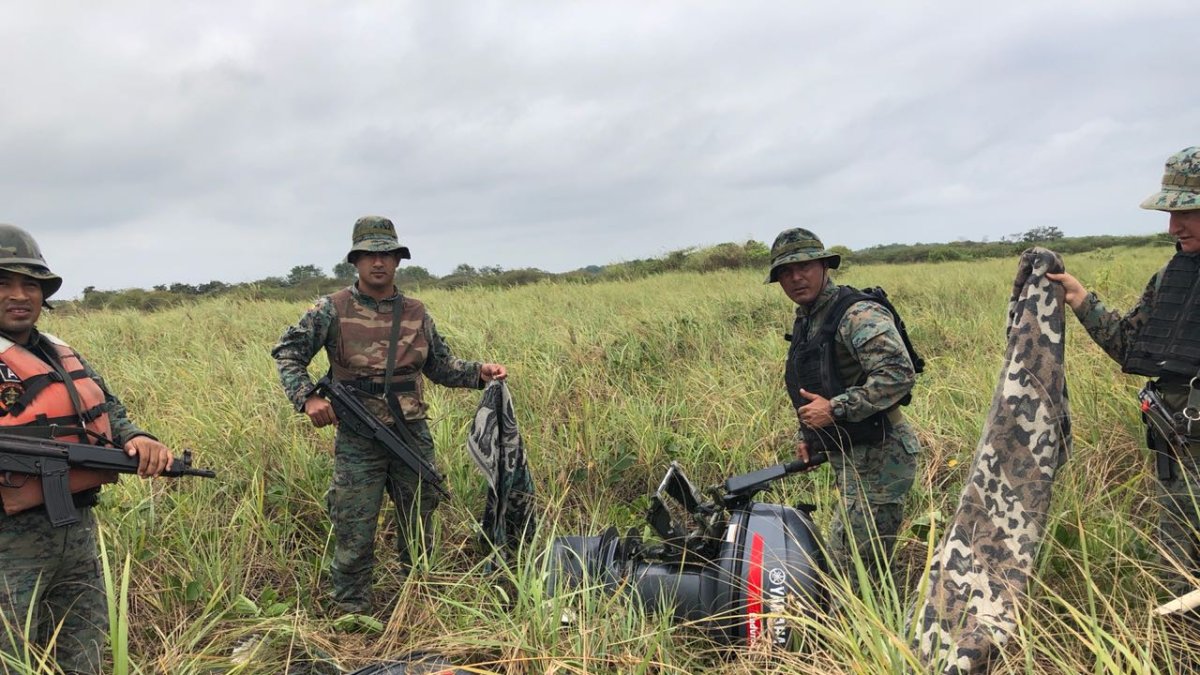Los motores estaban ocultos entre la maleza de la zona. Los aparatos pertenecen a pescadores de Puerto Bolívar, Salinas y Manta.