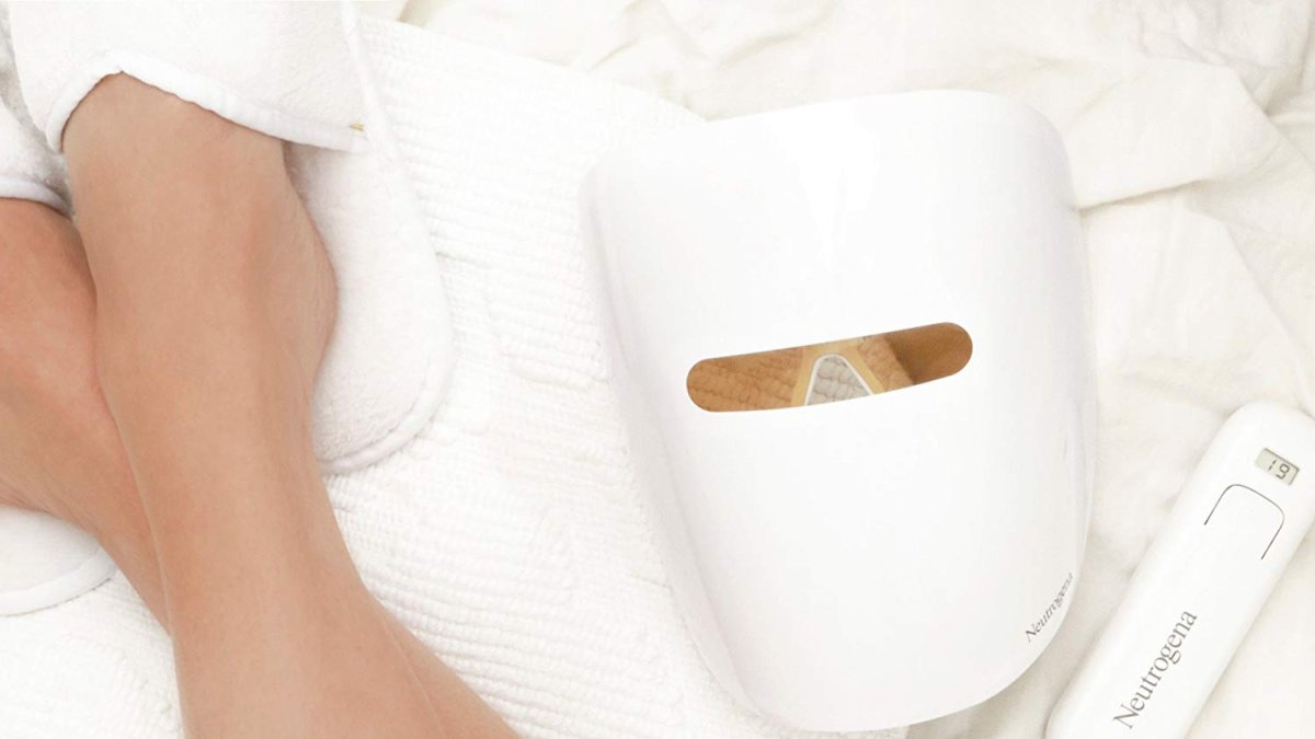 La máscara de fototerapia antiacné Visibly Clear de Neutrógena.