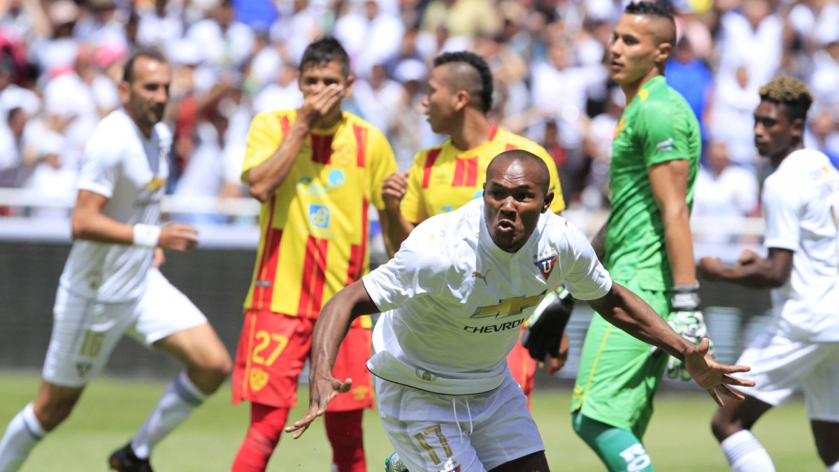El delantero Juan Luis Anangonó entró en el segundo tiempo para ser el héroe del partido y anotar el gol del empate en el último minuto ante Aucas