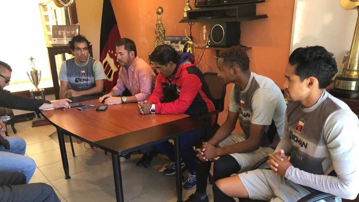 Avilés, a nombre de sus compañeros, dio una disculpa pública.