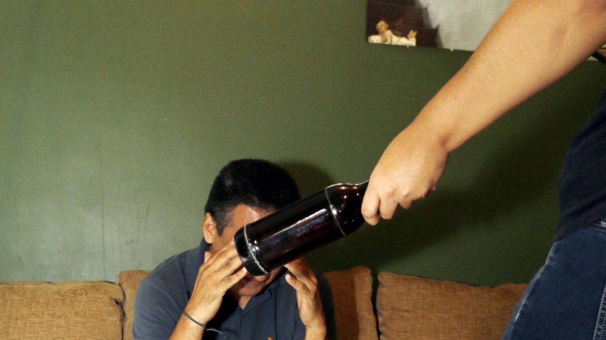 El pasado 21 d febrero, Anthony fue agredido supuestamente con una botella por conversar con una amiga.