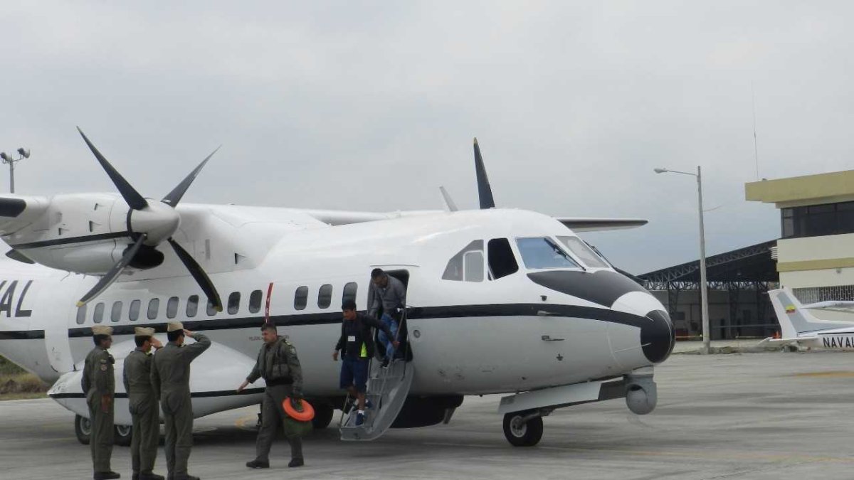 Equipo de rescate que recuperó el cuerpo.