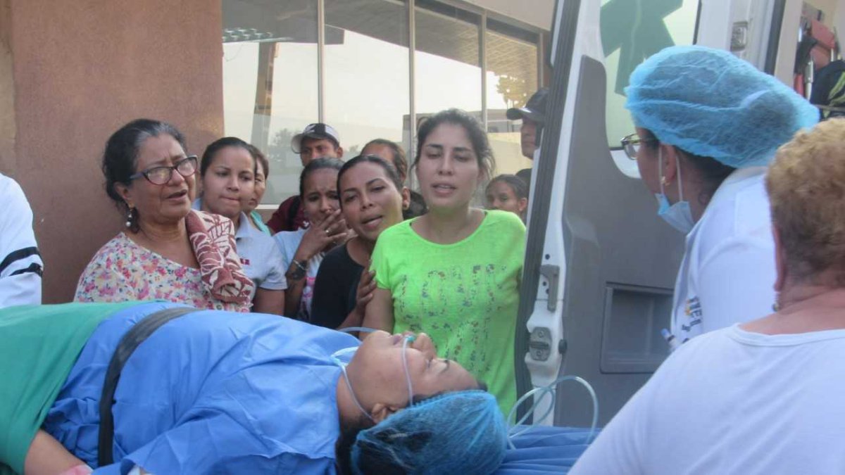 La Policía Nacional llegó al sitio y logró quitárselo a la muchedumbre enardecida que trataba de lincharlo.