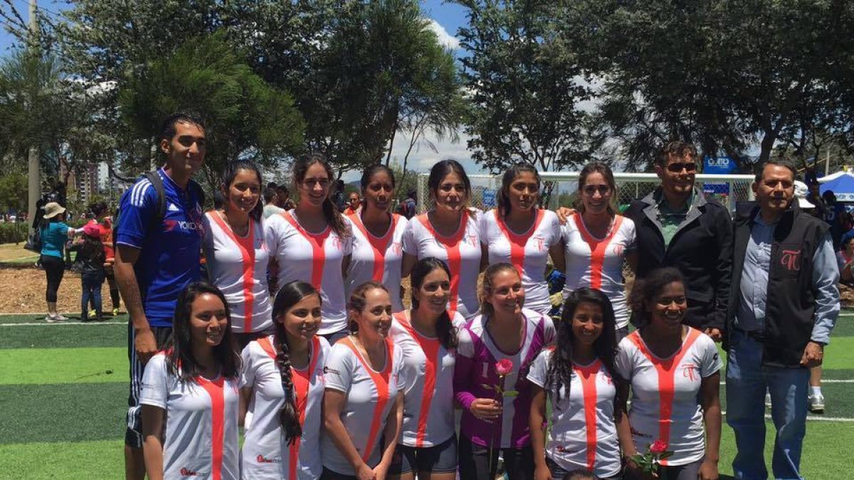 Integrantes del Club Ñañas.