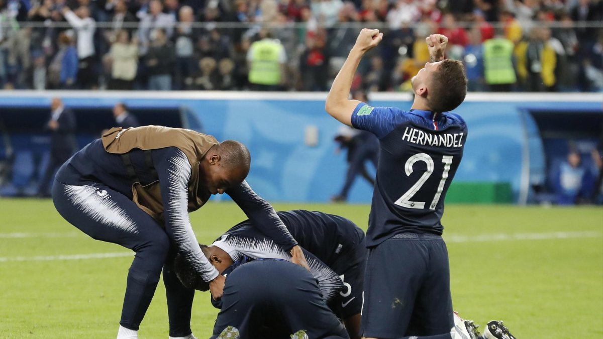 Los futbolistas festejaron el logro.