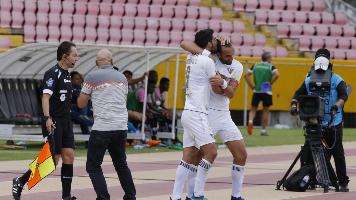 Hasta el minuto 87 del cotejo, los albos perdían frente Independiente del Valle.