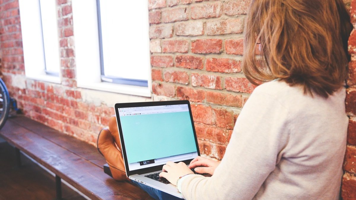 La Comisión Económica para América Latina y el Caribe (CEPAL) también mostró esta ventaja en la utilización de redes sociales para impulsar los emprendimientos femeninos