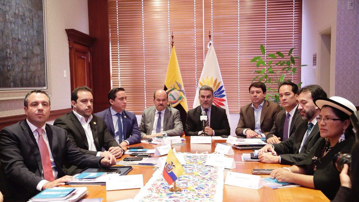 El presidente de la Asamblea Nacional, José Serrano, informó la creación de una comisión encargada de ejecutar las reformas tras la consulta popular.