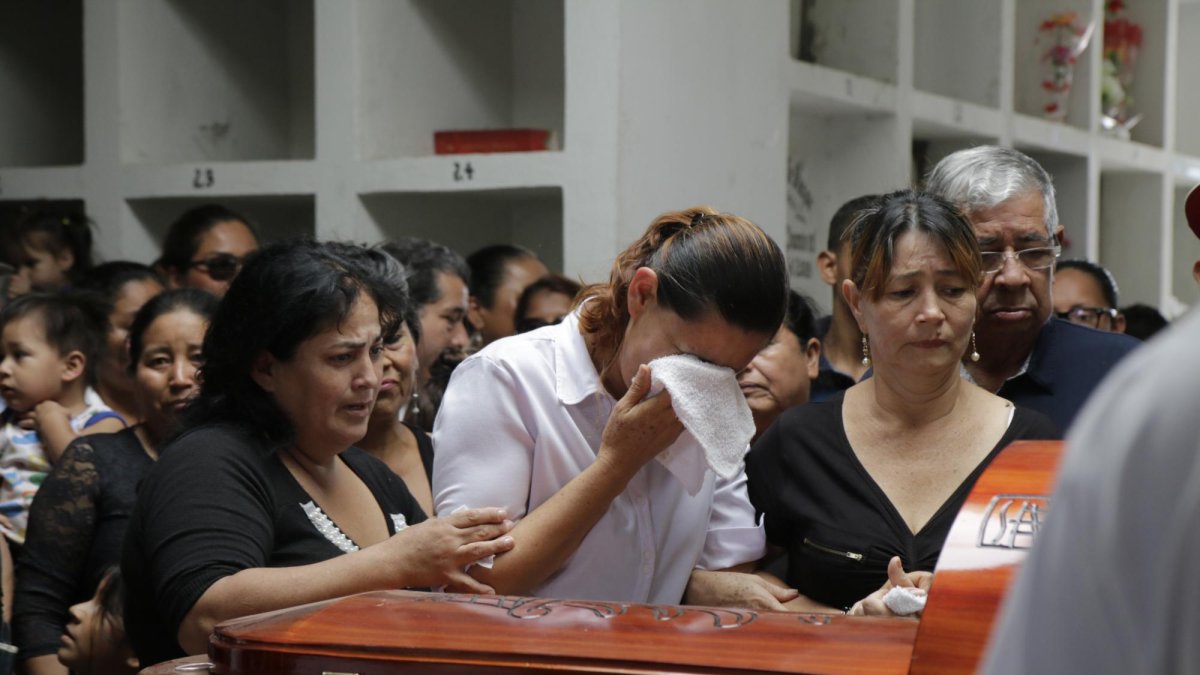 El pasado sábado, Verónica Silva fue sepultada en el cementerio municipal de Pascuales.