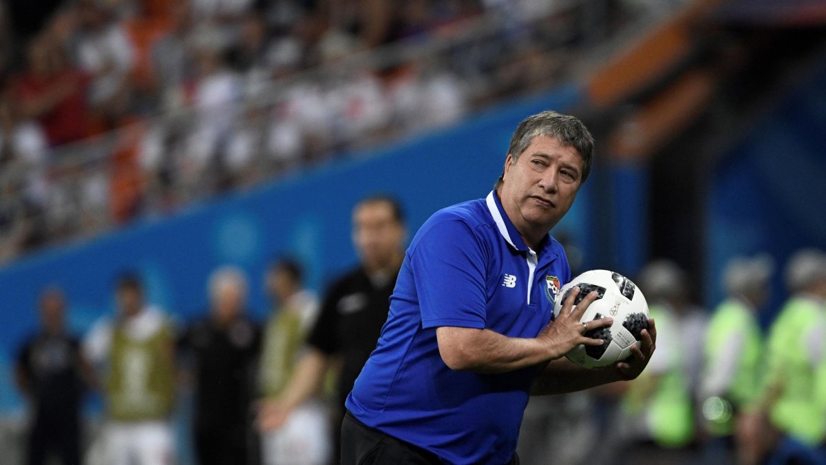 El colombiano clasificó a ecuador a su primer mundial en 2002