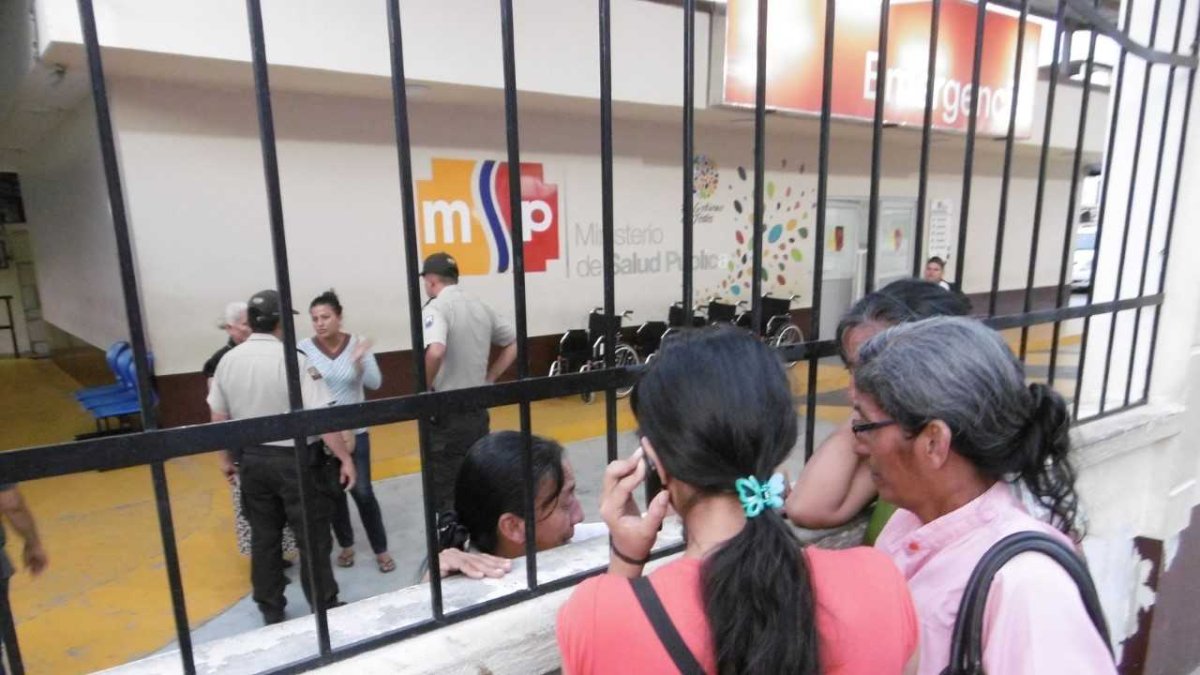 El hombre será trasladado a Guayaquil para tratar sus heridas.