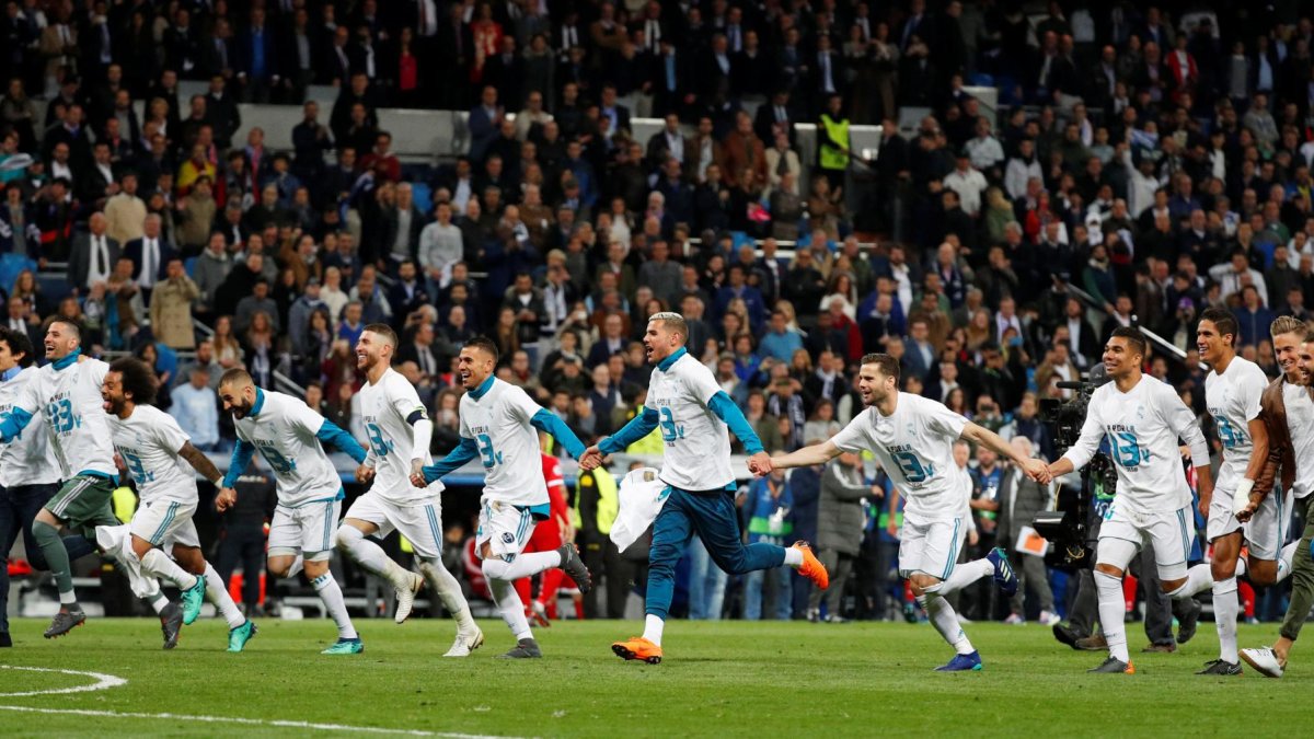 Jugadores del Real Madrid festejan su paso a la final.