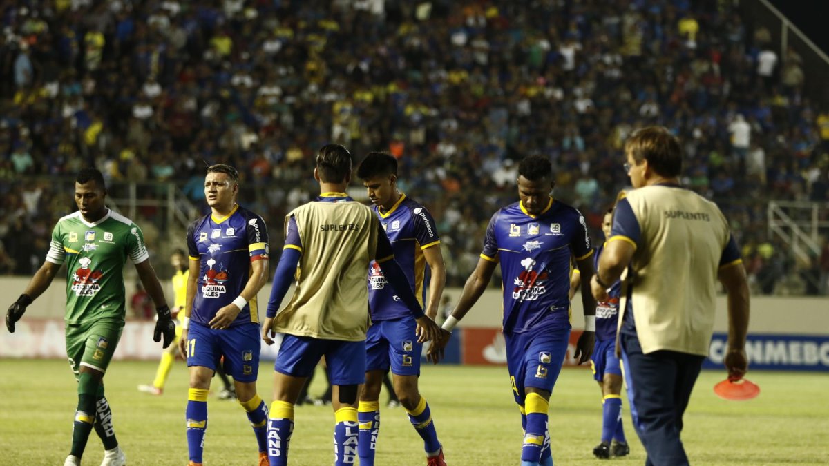 Delfín cayó ante el chileno Colo Colo en el estadio Jocay. También fue derrotado por Emelec, el viernes pasado.