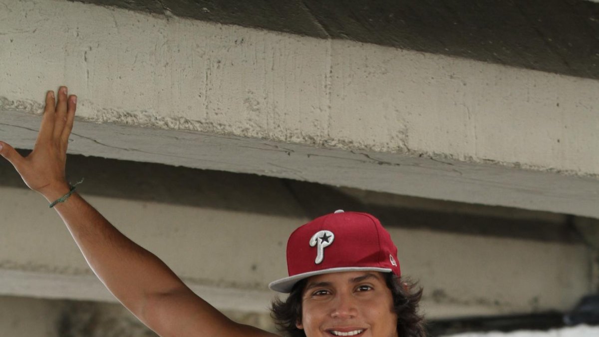 Su primera aparición en pantalla fue en el reality Combate.