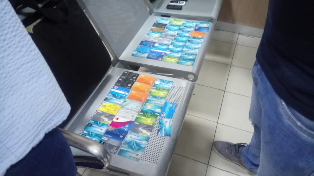 Los delincuentes tenían 90 tarjetas clonadas.