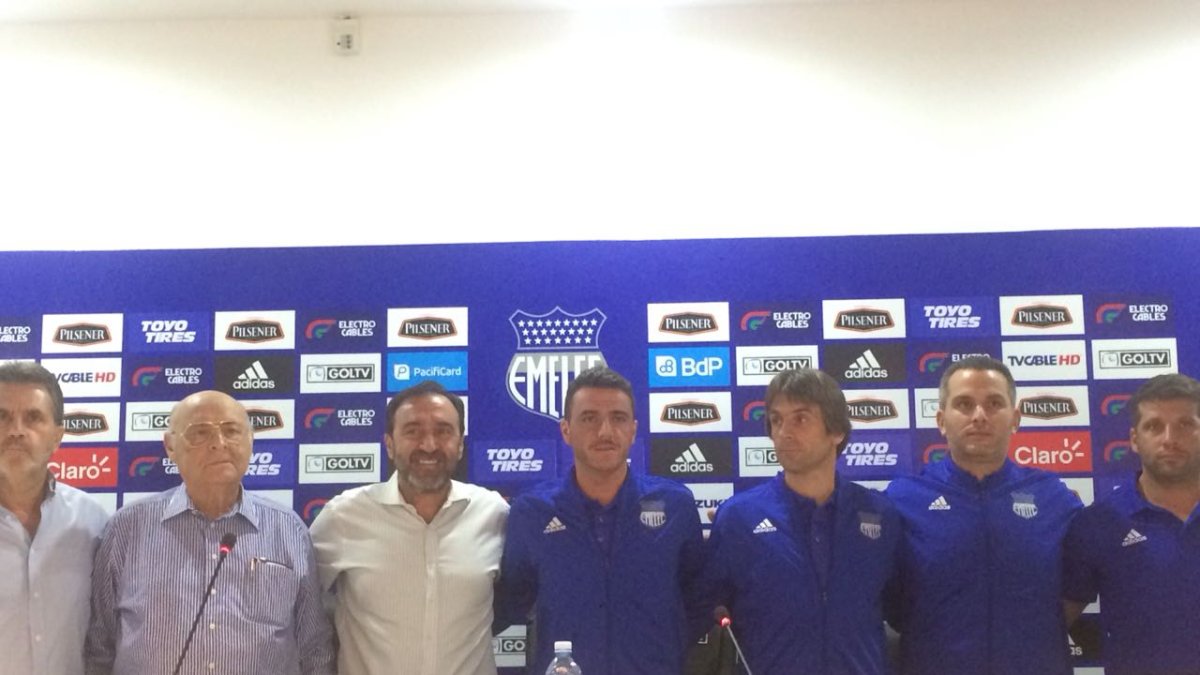 El lunes 28 de mayo, Emelec presentó a su nuevo director técnico: Mariano Soso.