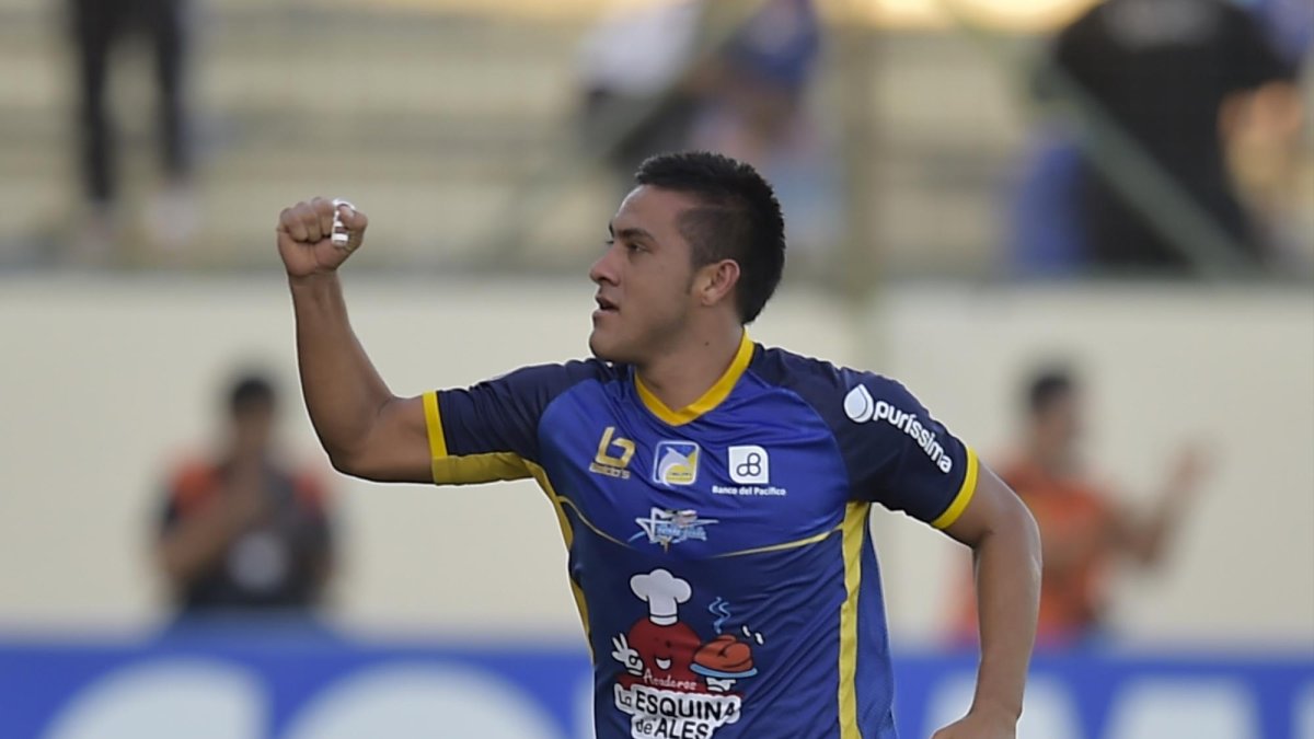 Andrés Chicaiza, de 26 años, se probó en El Nacional, pero no pasó nada. Luego jugó en varios equipos de la segunda y serie B. En el 2016 debutó en Delfín.