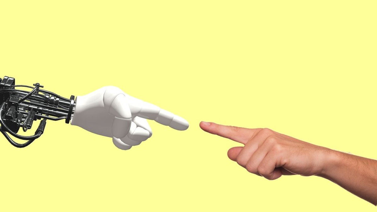 Con aspecto humanoide o con ruedas, con pantallas o caras expresivas, los robots prometen tomarse el 2018.