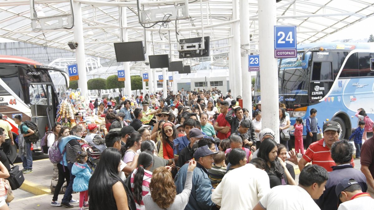 El sufragio genera la movilización masiva de ciudadanos a distintas partes del país para cumplir con la votación.