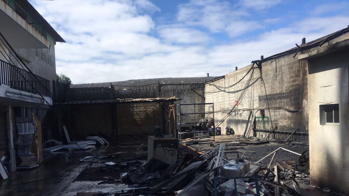 El incendio fue controlado por dos unidades de bomberos.