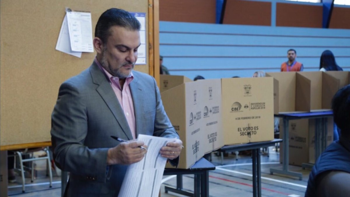 Seerano fue antes Ministro del Interior durante el gobierno de Correa.