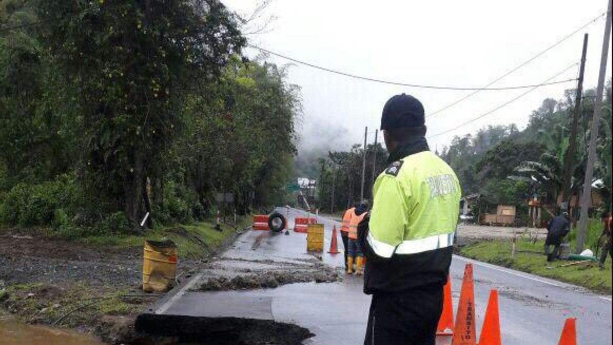 La vía permanecerá cerrada hasta que se realicen los trabajos de limpieza.