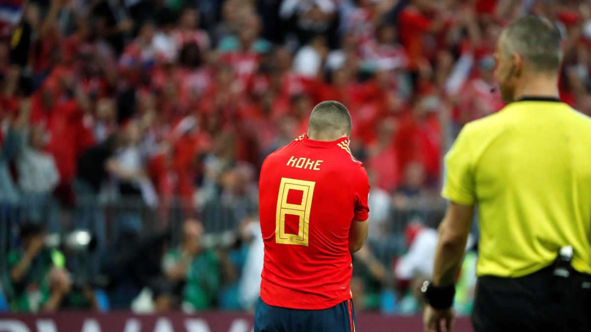 El centrocampista español Koke reacciona tras fallar un penalti durante el partido España-Rusia
