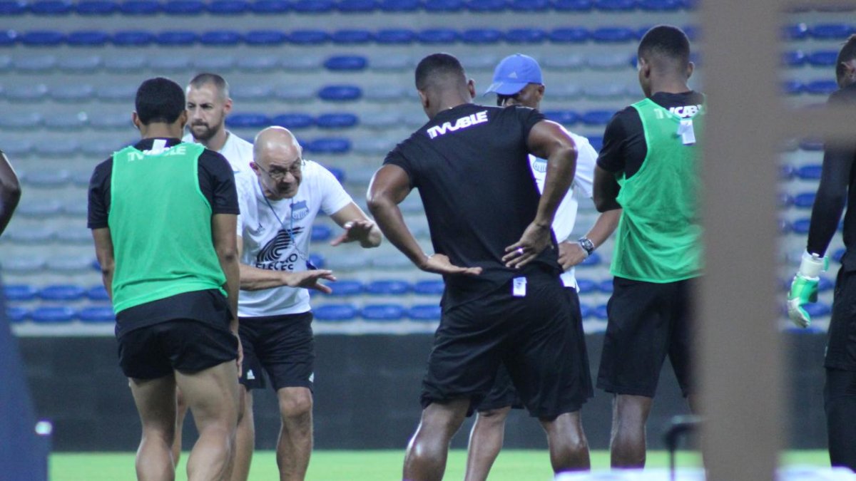 Alfredo Arias es el técnico uruguayo de Emelec.