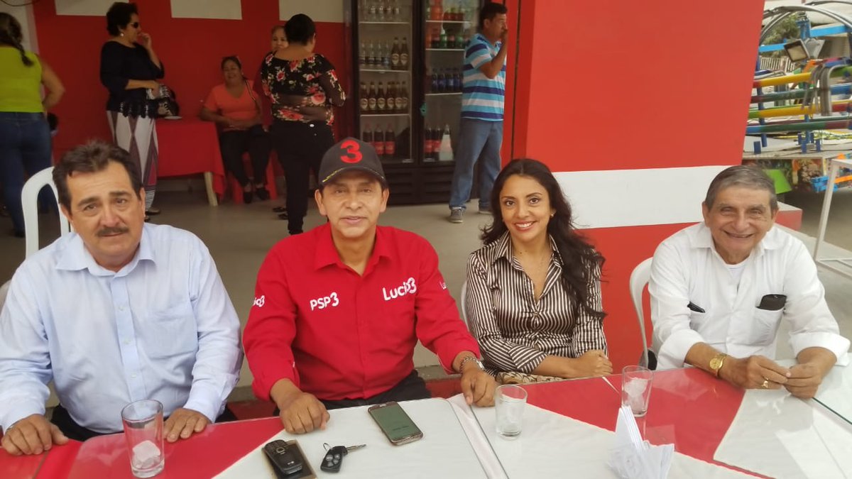 El exmandatario, que iba junto a otros coidearios, arribó a El Oro para mantener una serie de reuniones con actores políticos con miras a las elecciones seccionales del 2019.