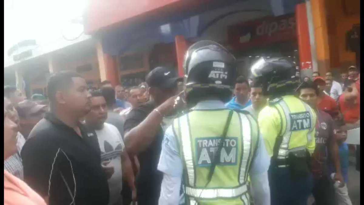 El violento enfrentamiento se suscitó en la zona céntrica de Guayaquil.