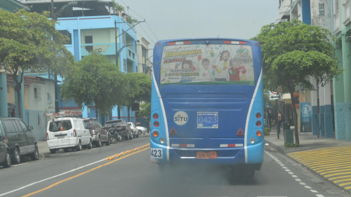 El transporte es uno de los factores contaminantes en las ciudades.