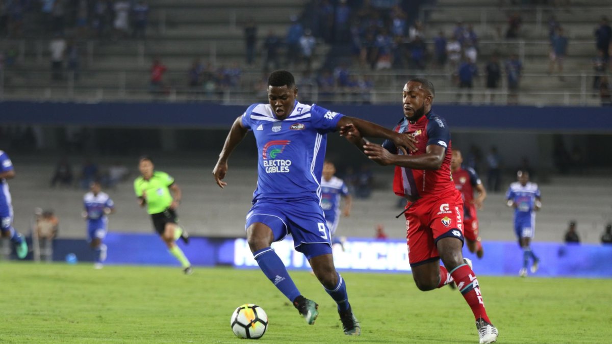 Los dirigidos por Mariano Soso tuvieron el protagonismo de la acciones ofensivas más claras del partido.