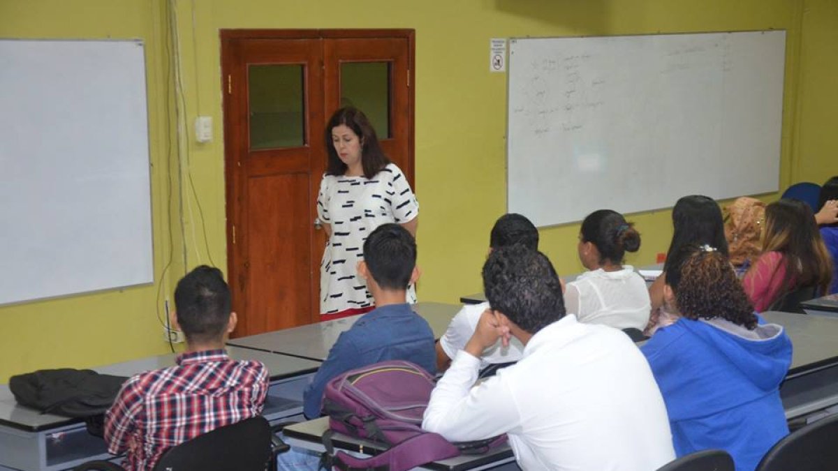 Referencial. La capacitación de los estudiantes será en dominio matemático, científico, lingüístico, abstracto; y, social.