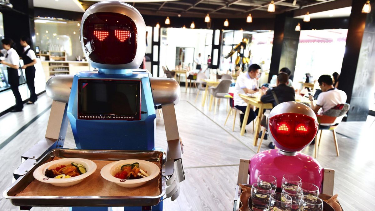 Imagen referencial. Robot camarero.