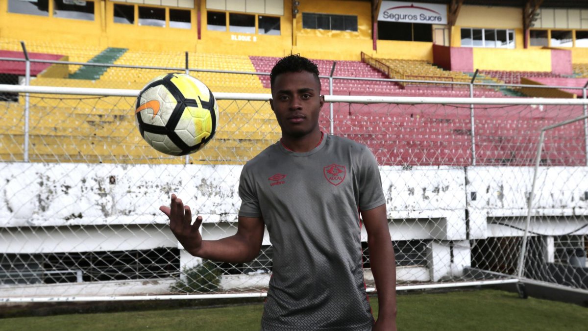 Diego Palacios se va a préstamo a Holanda por un año.