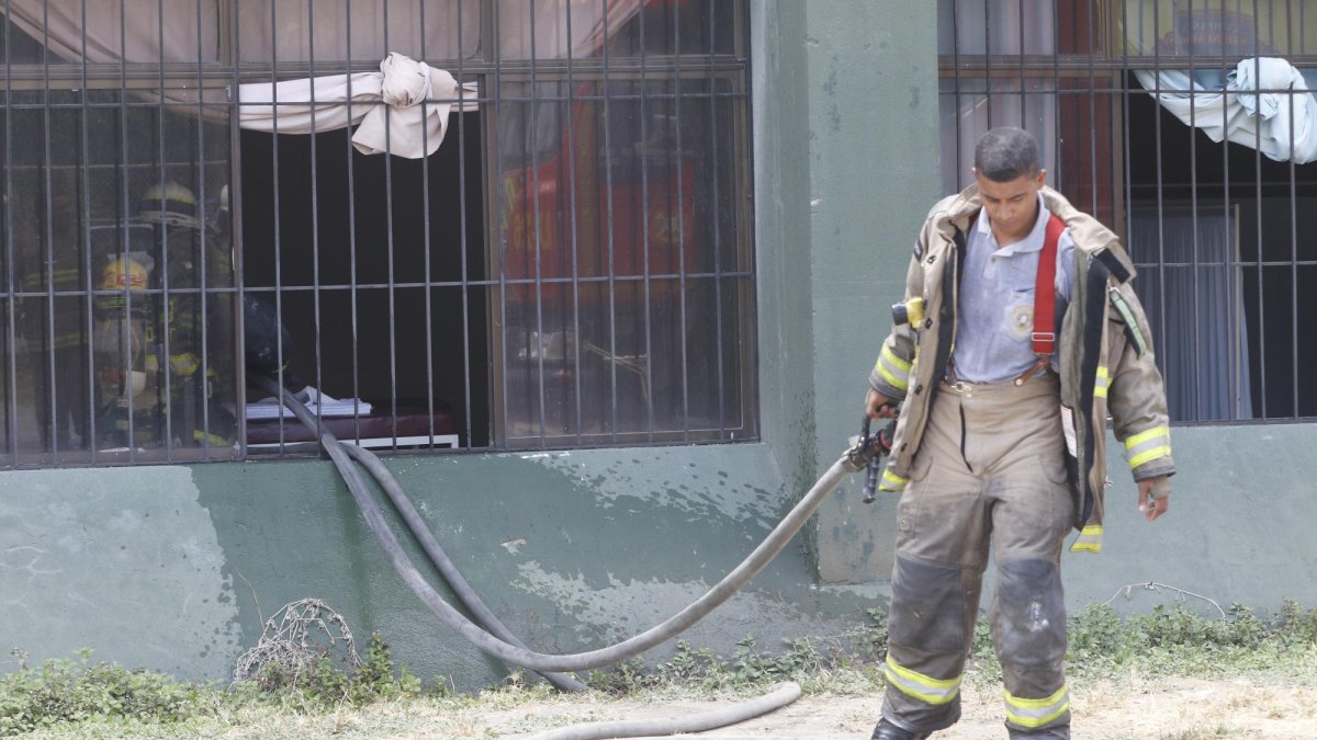 Incendio en la sede la Federación Deportiva Nacional.