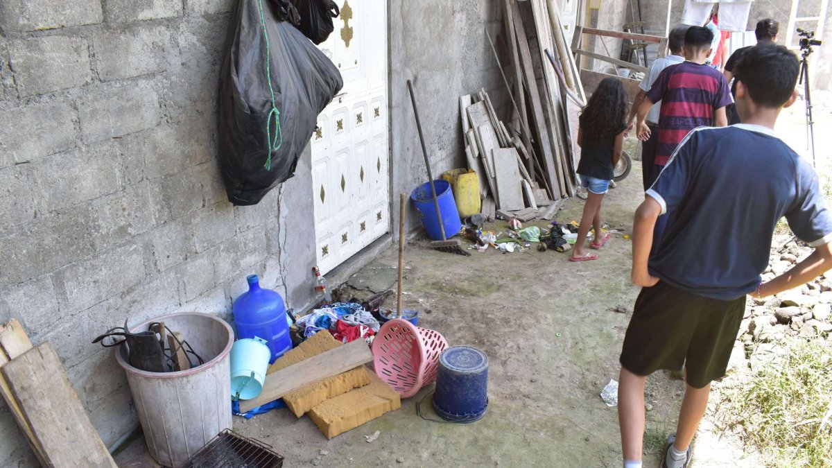 El escenario desalentador y de consternación tras la fiesta mortal.