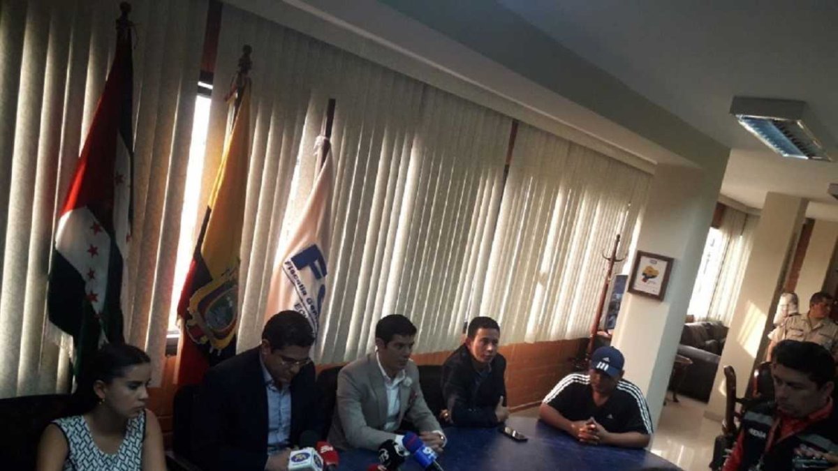 El Fiscal que lleva la investigación habló con los medios de comunicación.